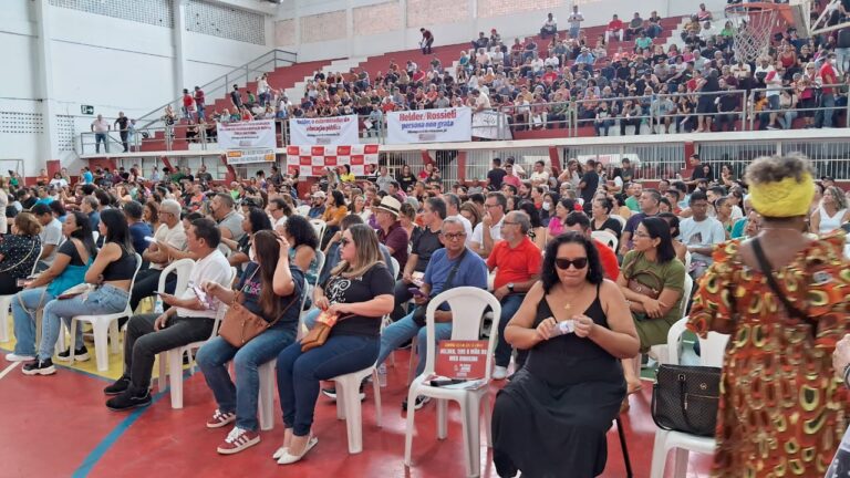 Educadores do Pará decidem por greve geral em Assembleia do Sintepp