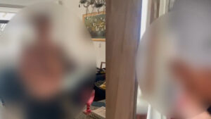 Major da PM do Pará agride a própria mãe dentro de casa; assista