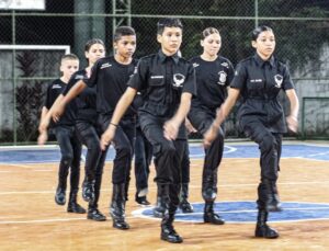 Curso gratuito prepara jovens para a carreira militar em Marabá